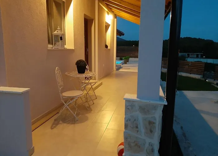 House Forest בית נופש *